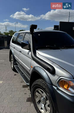 Внедорожник / Кроссовер Mitsubishi Pajero 2006 в 