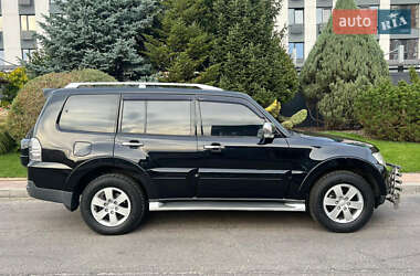 Внедорожник / Кроссовер Mitsubishi Pajero 2007 в Днепре