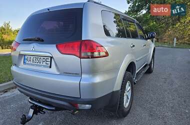 Позашляховик / Кросовер Mitsubishi Pajero 2014 в 