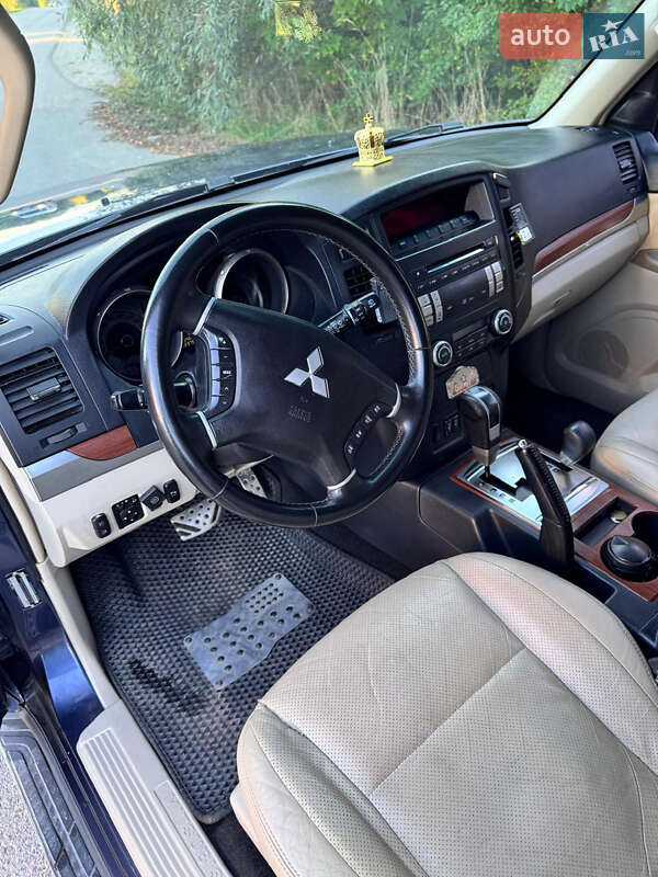 Внедорожник / Кроссовер Mitsubishi Pajero 2007 в Дрогобыче