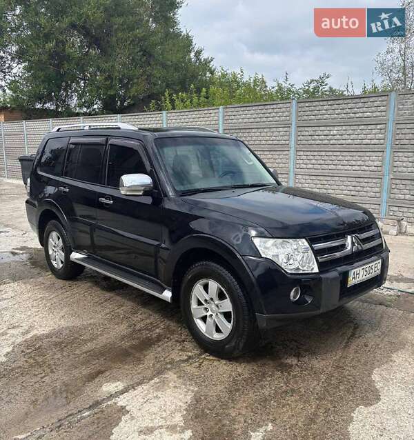 Внедорожник / Кроссовер Mitsubishi Pajero 2008 в 
