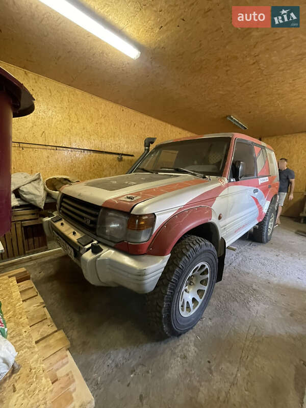 Внедорожник / Кроссовер Mitsubishi Pajero 1994 в 