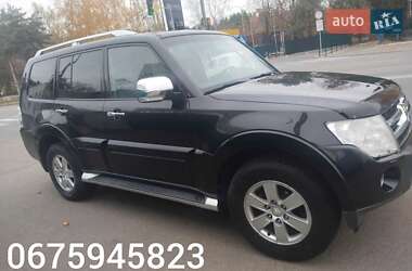 Позашляховик / Кросовер Mitsubishi Pajero 2008 в 