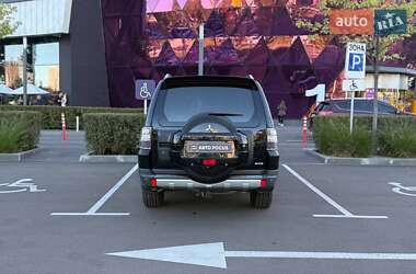 Внедорожник / Кроссовер Mitsubishi Pajero 2007 в 