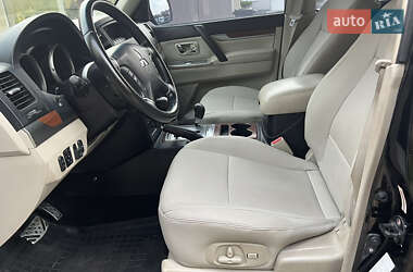 Внедорожник / Кроссовер Mitsubishi Pajero 2007 в 