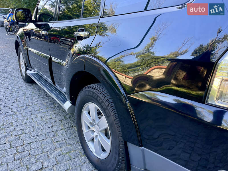 Внедорожник / Кроссовер Mitsubishi Pajero 2008 в Черновцах