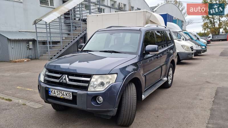 Внедорожник / Кроссовер Mitsubishi Pajero 2008 в Киеве