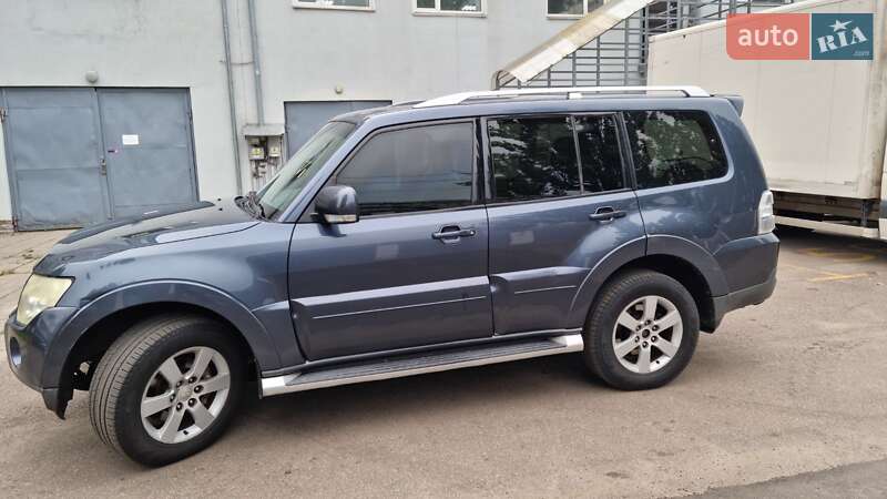 Внедорожник / Кроссовер Mitsubishi Pajero 2008 в Киеве
