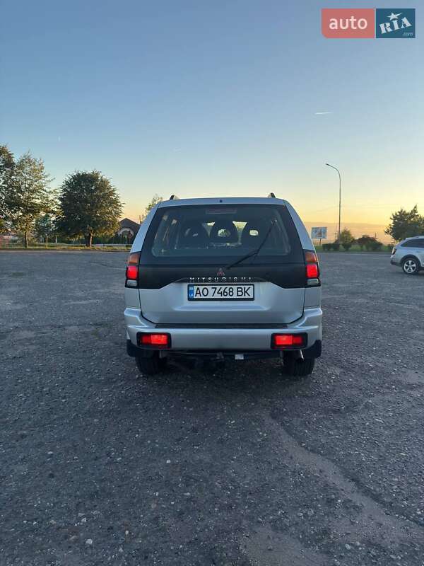 Внедорожник / Кроссовер Mitsubishi Pajero 2002 в Ужгороде