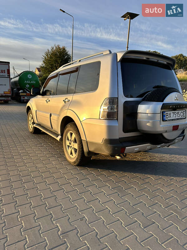 Внедорожник / Кроссовер Mitsubishi Pajero 2007 в Хмельницком