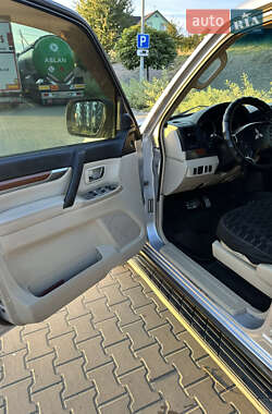 Внедорожник / Кроссовер Mitsubishi Pajero 2007 в 