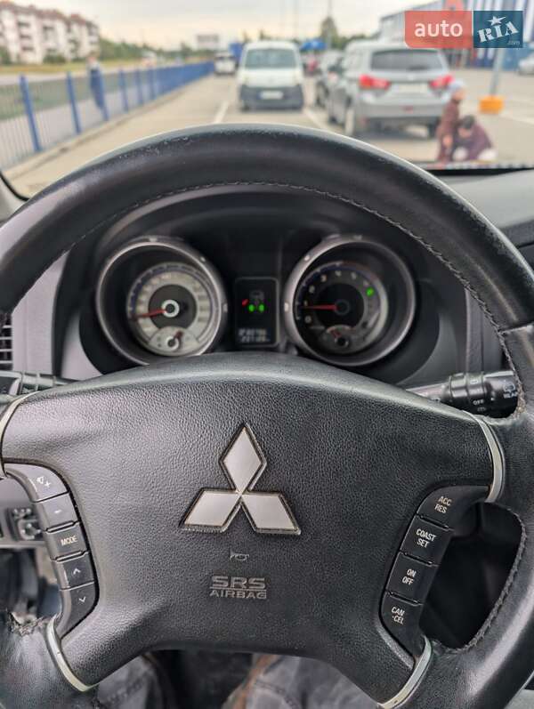 Внедорожник / Кроссовер Mitsubishi Pajero 2008 в Славуте