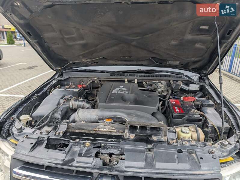 Внедорожник / Кроссовер Mitsubishi Pajero 2008 в Славуте