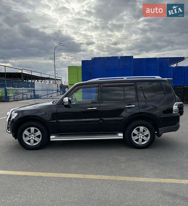 Внедорожник / Кроссовер Mitsubishi Pajero 2007 в Черкассах фото 4 Внедорожник / Кроссовер Mitsubishi Pajero 2007 в Черкассах