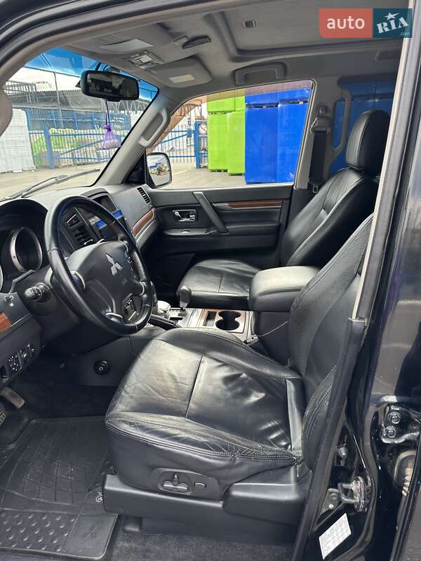 Внедорожник / Кроссовер Mitsubishi Pajero 2007 в Черкассах фото 9 Внедорожник / Кроссовер Mitsubishi Pajero 2007 в Черкассах