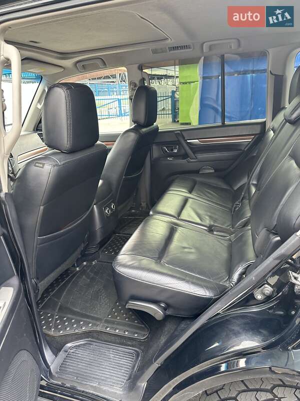 Внедорожник / Кроссовер Mitsubishi Pajero 2007 в Черкассах фото 14 Внедорожник / Кроссовер Mitsubishi Pajero 2007 в Черкассах