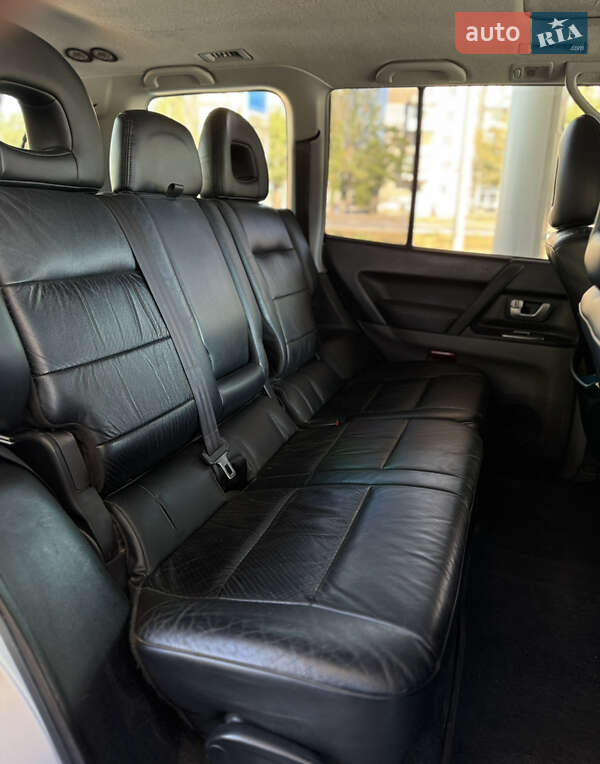 Внедорожник / Кроссовер Mitsubishi Pajero 2004 в Николаеве