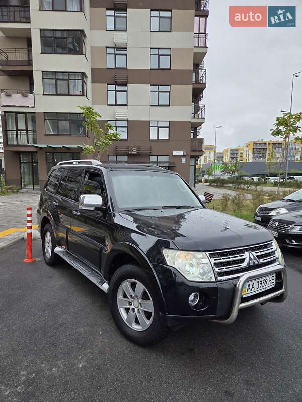 Внедорожник / Кроссовер Mitsubishi Pajero 2008 в Киеве