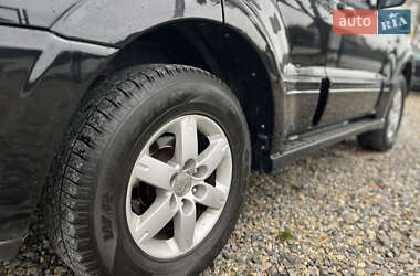 Внедорожник / Кроссовер Mitsubishi Pajero 2001 в 