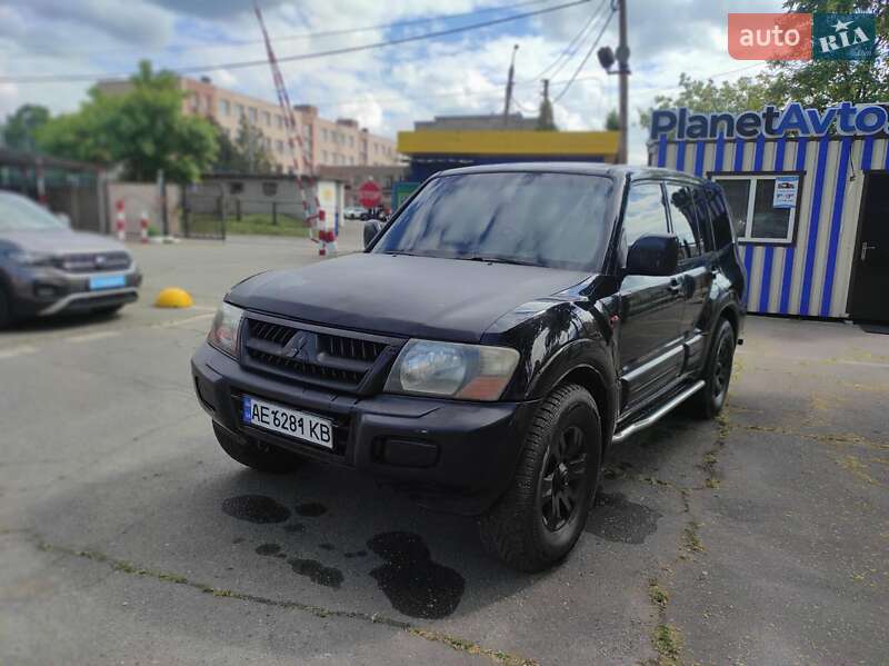 Mitsubishi Pajero 2000
