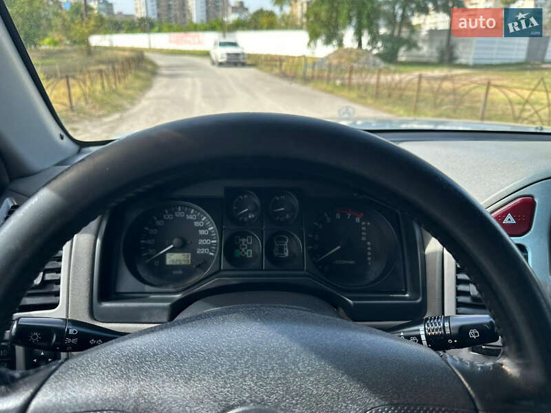 Внедорожник / Кроссовер Mitsubishi Pajero 2004 в Киеве