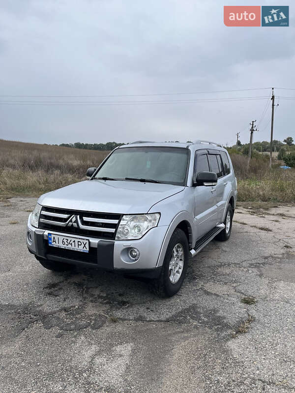 Внедорожник / Кроссовер Mitsubishi Pajero 2007 в 