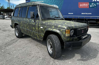 Внедорожник / Кроссовер Mitsubishi Pajero 1988 в 