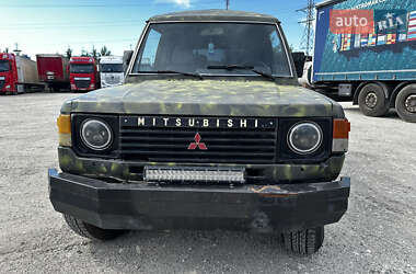 Внедорожник / Кроссовер Mitsubishi Pajero 1988 в 