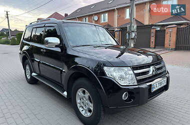 Внедорожник / Кроссовер Mitsubishi Pajero 2007 в 