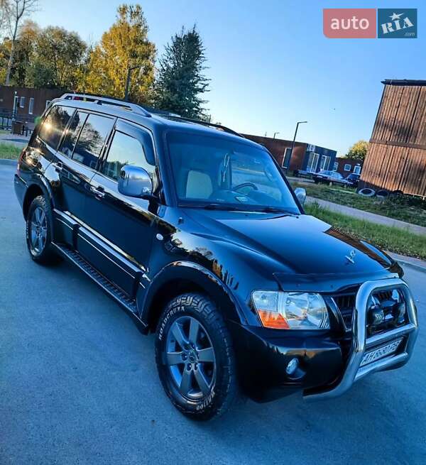 Mitsubishi Pajero 2003
