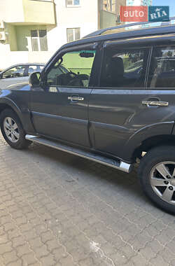 Внедорожник / Кроссовер Mitsubishi Pajero 2008 в 