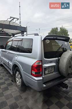 Внедорожник / Кроссовер Mitsubishi Pajero 2007 в 