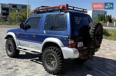 Внедорожник / Кроссовер Mitsubishi Pajero 1993 в 