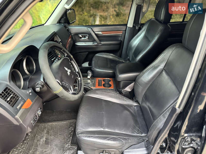 Внедорожник / Кроссовер Mitsubishi Pajero 2008 в Запорожье фото 13 Внедорожник / Кроссовер Mitsubishi Pajero 2008 в Запорожье