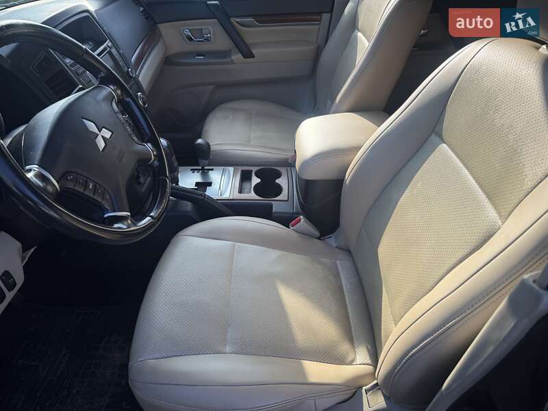 Внедорожник / Кроссовер Mitsubishi Pajero 2007 в Черновцах фото 13 Внедорожник / Кроссовер Mitsubishi Pajero 2007 в Черновцах