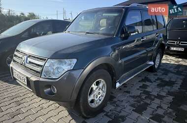 Внедорожник / Кроссовер Mitsubishi Pajero 2007 в 
