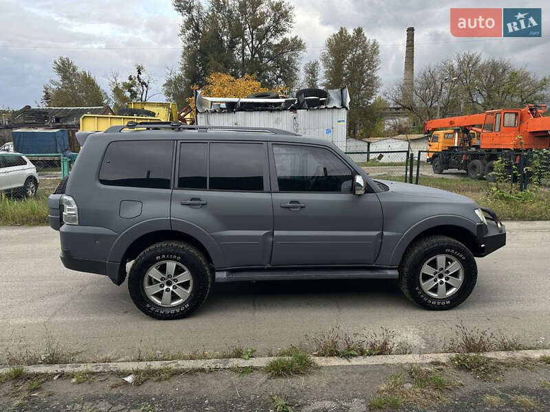 Внедорожник / Кроссовер Mitsubishi Pajero 2008 в Киеве