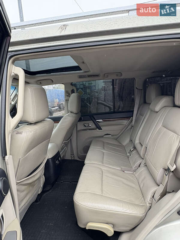 Внедорожник / Кроссовер Mitsubishi Pajero 2008 в Петропавловке