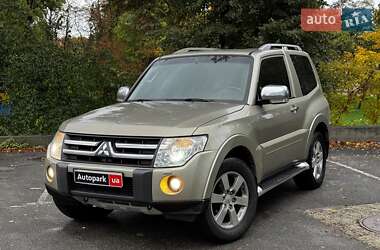 Позашляховик / Кросовер Mitsubishi Pajero 2007 в Києві