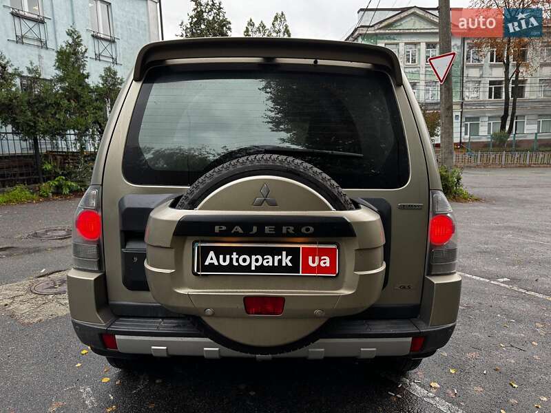 Внедорожник / Кроссовер Mitsubishi Pajero 2007 в Киеве