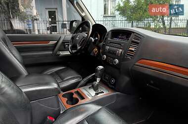 Внедорожник / Кроссовер Mitsubishi Pajero 2007 в 
