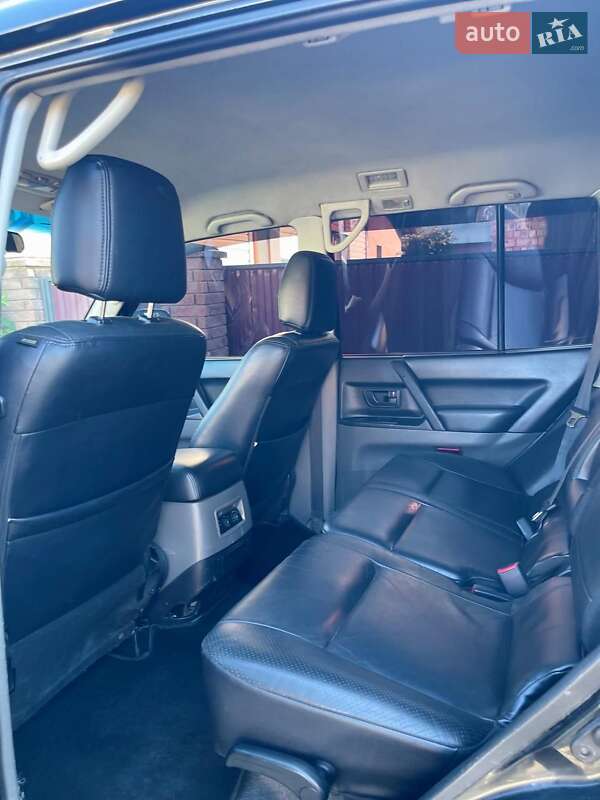 Внедорожник / Кроссовер Mitsubishi Pajero 2001 в Вижнице