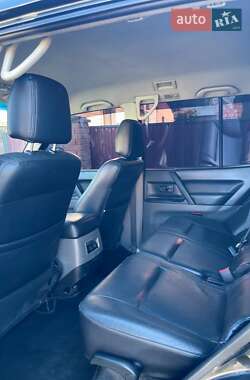Внедорожник / Кроссовер Mitsubishi Pajero 2001 в 