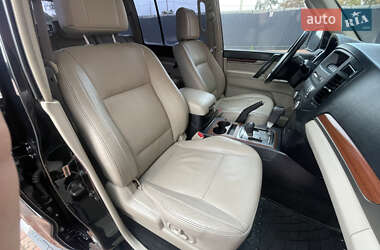 Внедорожник / Кроссовер Mitsubishi Pajero 2007 в 