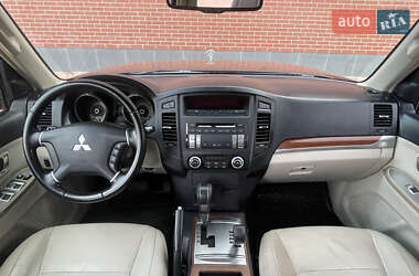 Внедорожник / Кроссовер Mitsubishi Pajero 2007 в 