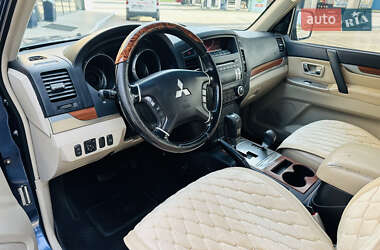 Внедорожник / Кроссовер Mitsubishi Pajero 2008 в 