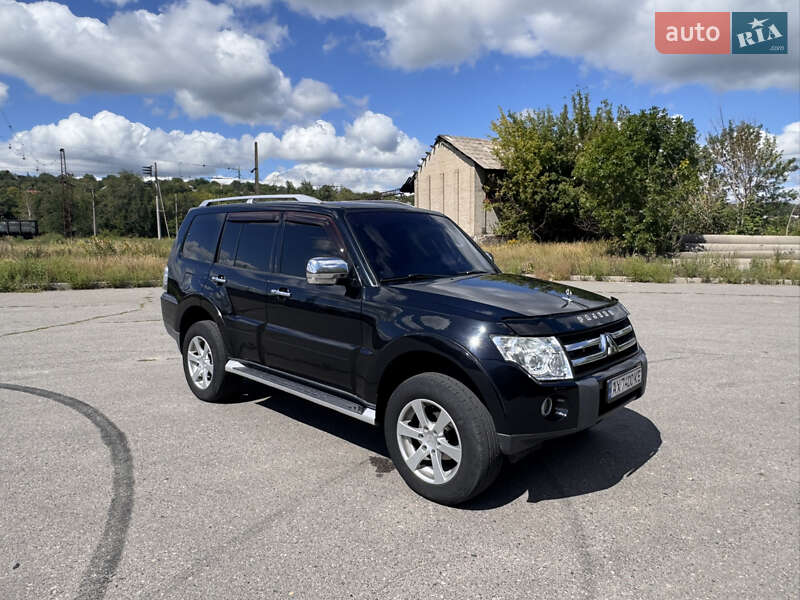 Внедорожник / Кроссовер Mitsubishi Pajero 2008 в Харькове