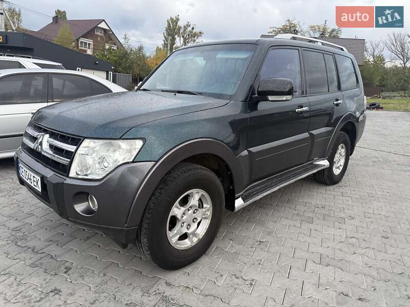 Внедорожник / Кроссовер Mitsubishi Pajero 2007 в 