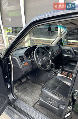 Внедорожник / Кроссовер Mitsubishi Pajero 2007 в 
