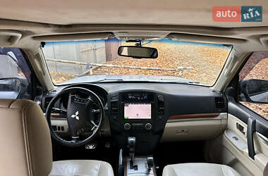 Внедорожник / Кроссовер Mitsubishi Pajero 2007 в 